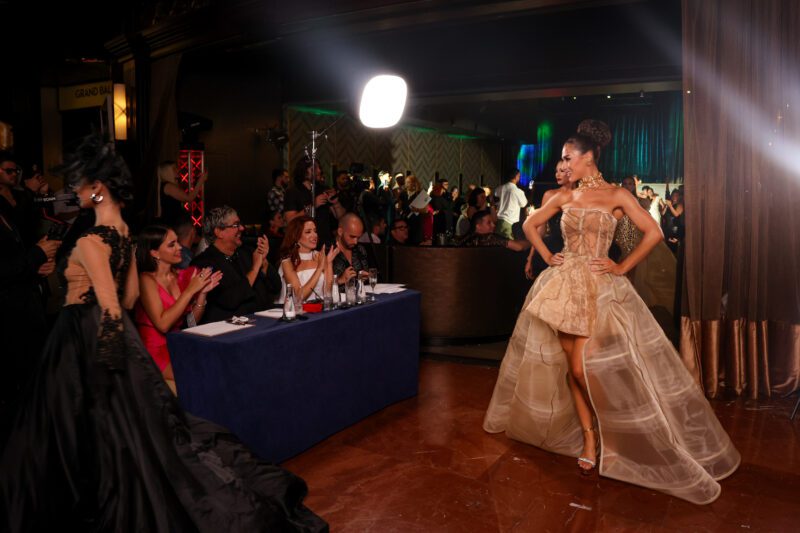 El nombre del look de Miss Coamo, Natalia Andrea
Gómez Rivera, fue “Raíces Que Inspiran
Presencia” en Met Gala. (Jean Ayala / Wapa Digital)