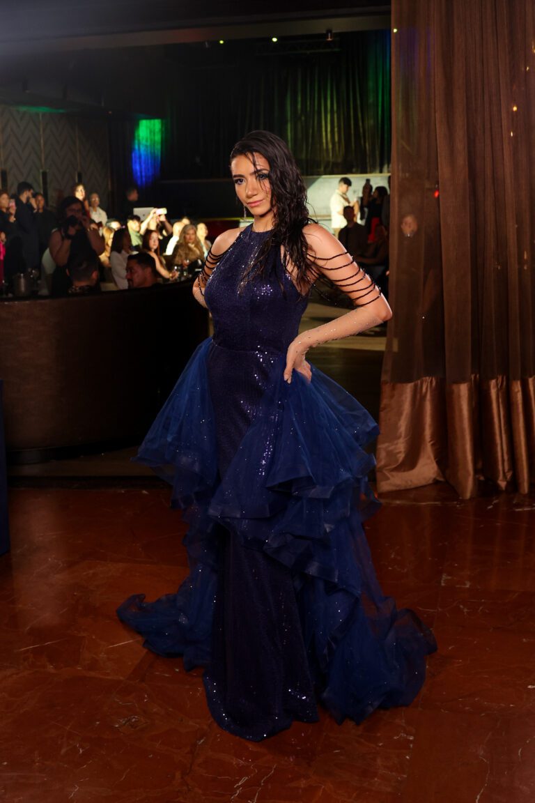 Kaelie BlanesRonda, Miss San Sebastián, presentó su look "Agua Viva, Luz del Pueblo, Las Playas son de los Puertorriqueños". (Jean Ayala / Wapa Digital)