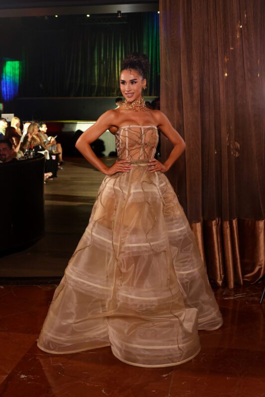 Miss Coamo, Natalia Andrea
Gómez Rivera, presentó su look “Raíces Que Inspiran Presencia” en Met Gala. (Jean Ayala / Wapa Digital)