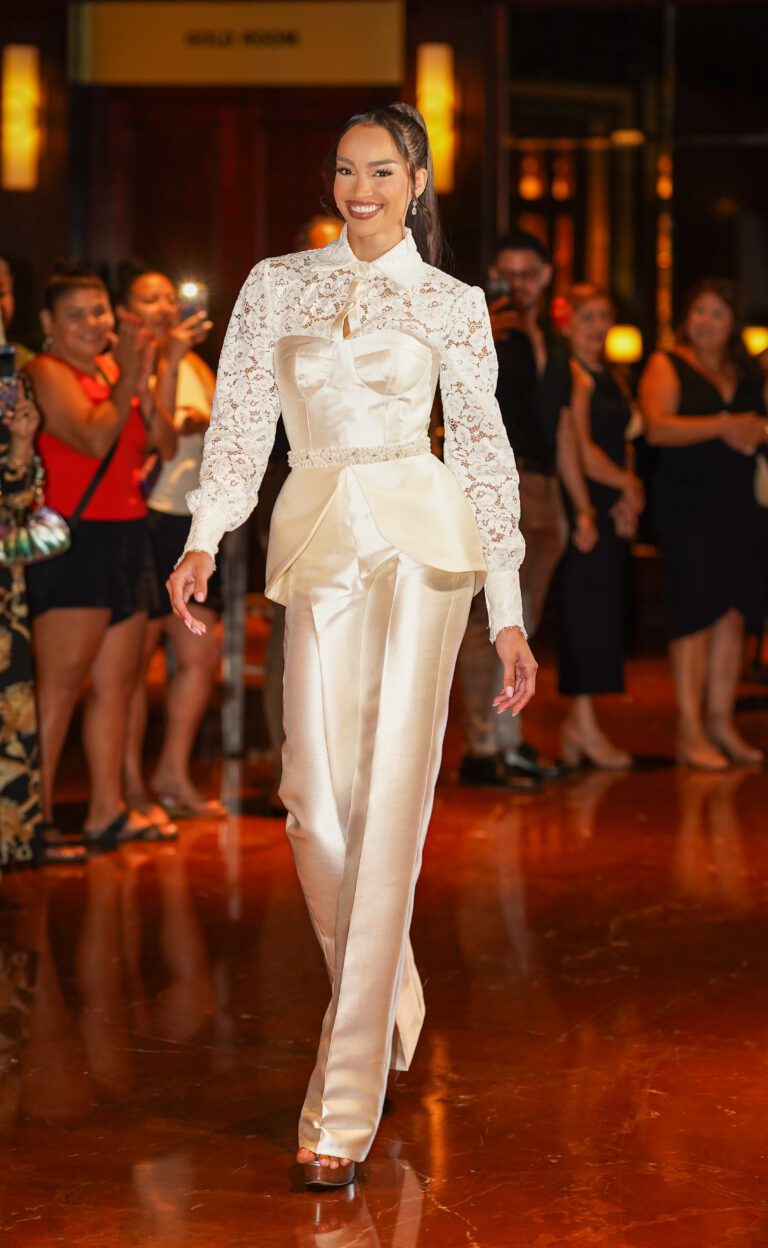Joaliz M. Cancel Figueroa, Miss Trujillo Alto, brilló con un conjunto ivory que refleja autenticidad, confianza y un compromiso firme con sus valores y su voz. (Foto: Jesmar Cruz)