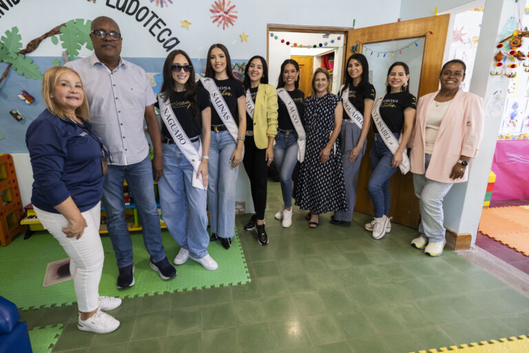 La visita y la inauguración forman parte de los proyectos comunitarios del municipio de San Juan y de la primera dama. (Foto: Josian Bruno / Wapa Digital)